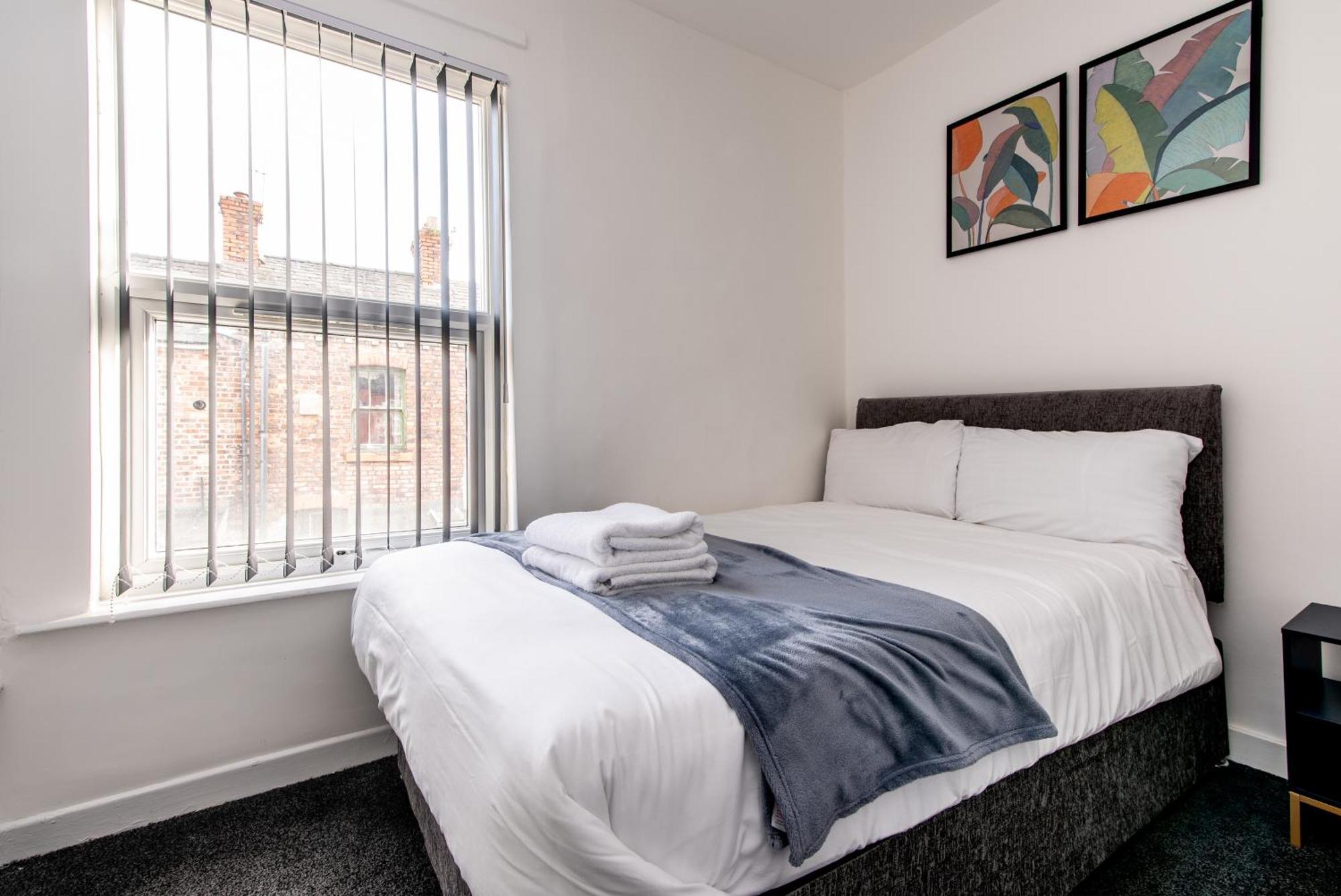 Holiday home 2 Bed House Close To & Everton Stadiums